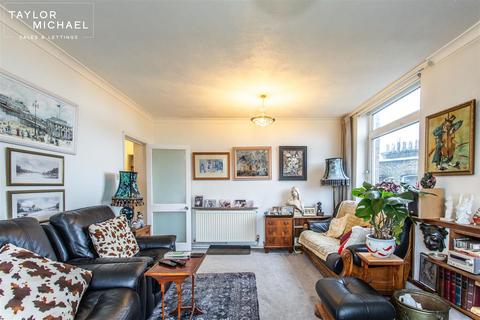 3 bedroom flat for sale, The Drive, Hove
