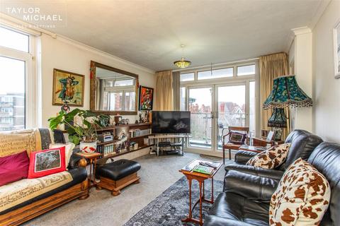 3 bedroom flat for sale, The Drive, Hove