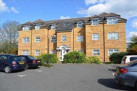 2 bedroom apartment to rent, Rutland Avenue, Slough