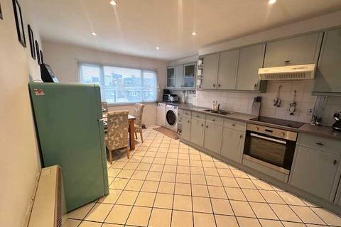 2 bedroom apartment for sale, Esplanade, Scarborough