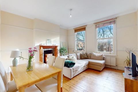 3 bedroom flat to rent, Chiswick High Road, London W4