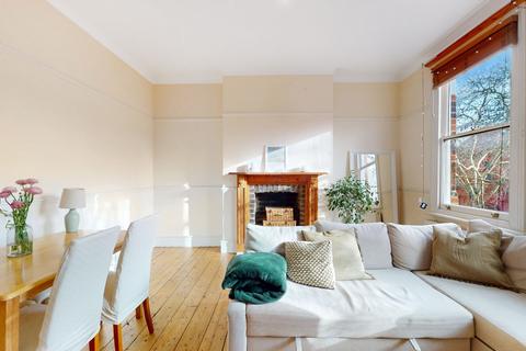 3 bedroom flat to rent, Chiswick High Road, London W4