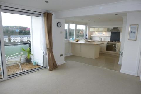 2 bedroom apartment to rent, Collingwood Rise, Folkestone CT20