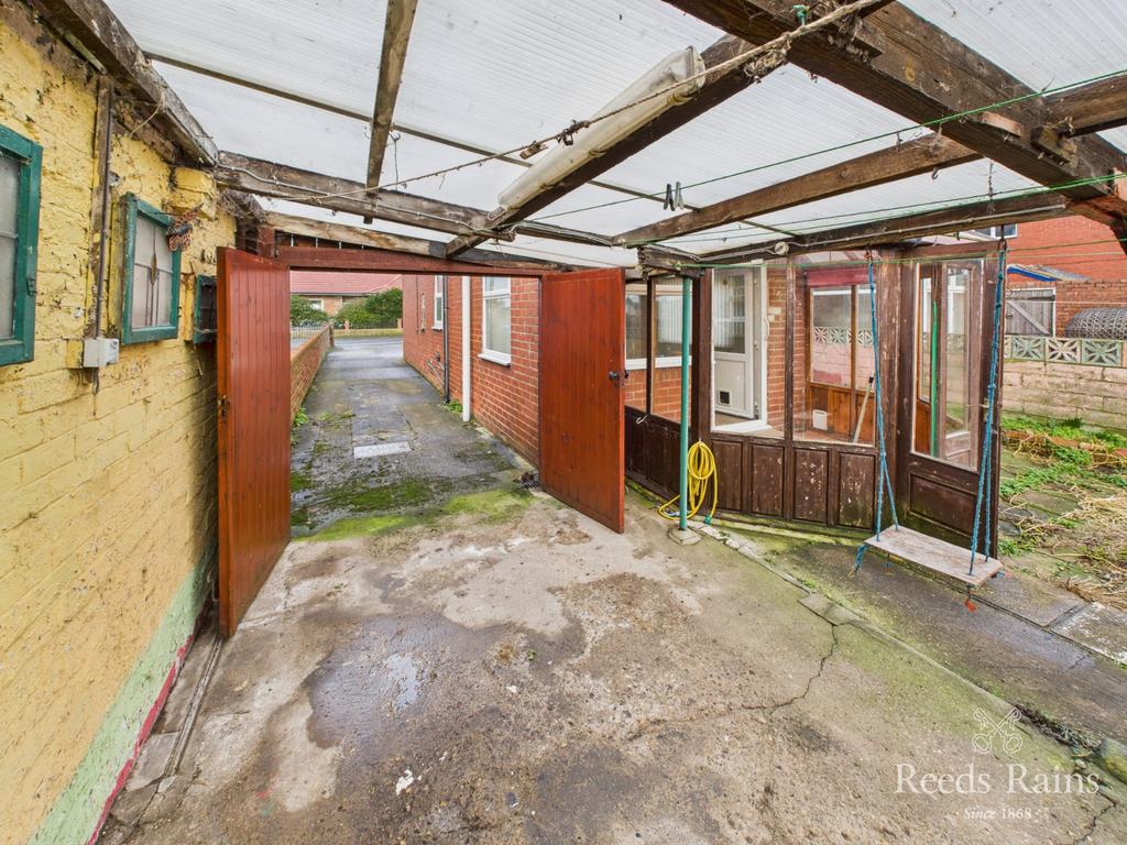 Car Port/Driveway