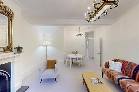 2 bedroom flat to rent, ENNISMORE GARDENS, London, SW7