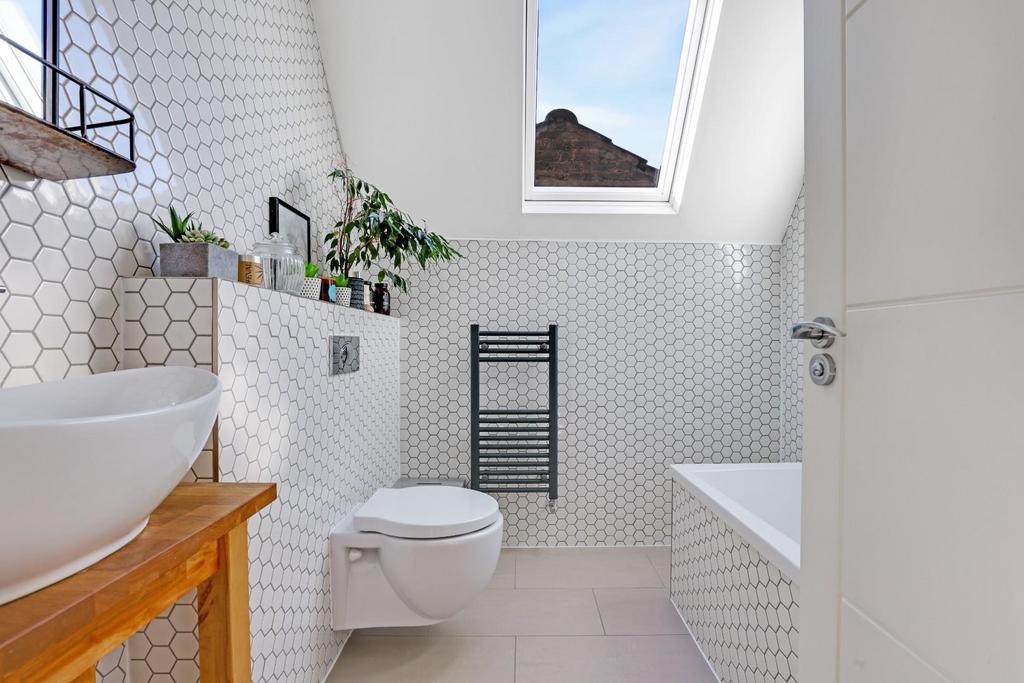 04-cad8 JHProp Wpen - Flat 5, 115 Croydon Road - 16.