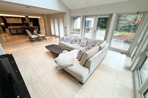 5 bedroom detached house to rent, Rappax Road, Hale