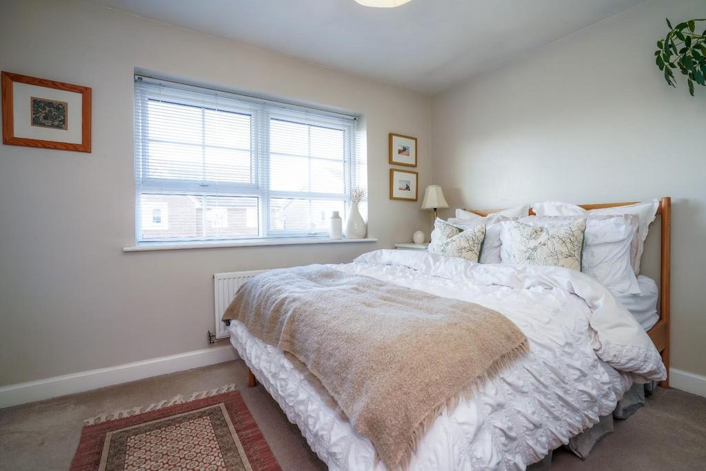 23 Orchard Drive, Barlby, YO8 5 NG DSC05565-2.jpg