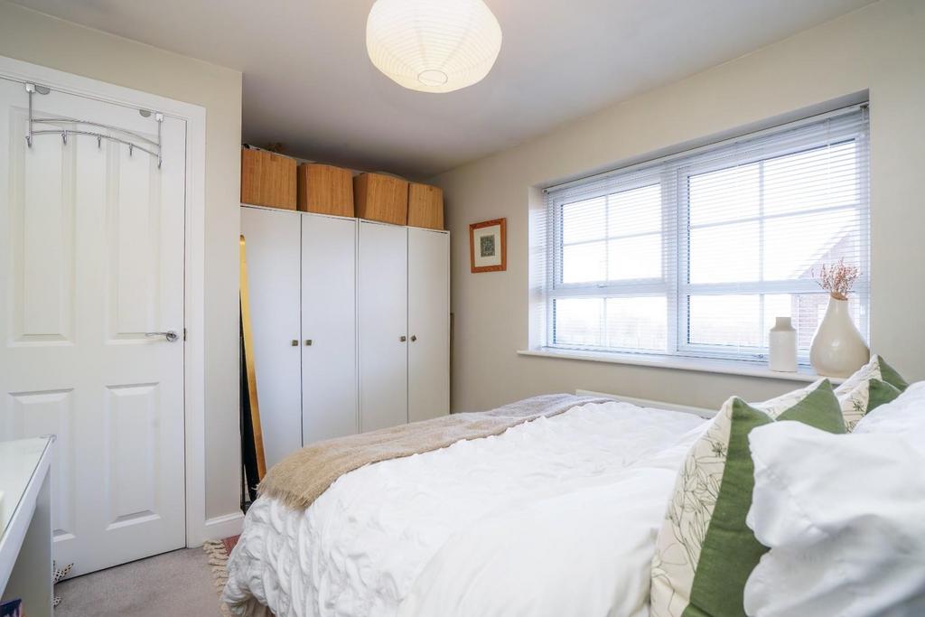 23 Orchard Drive, Barlby, YO8 5 NG DSC05570-2.jpg