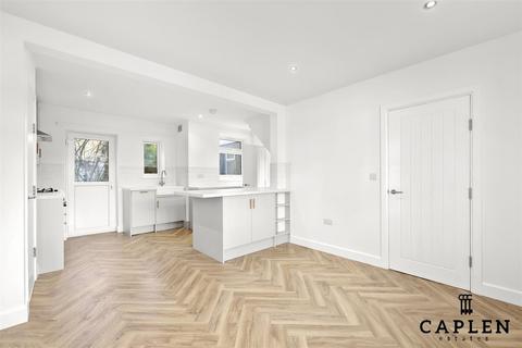 undefined, Rayleigh Road, Woodford Green