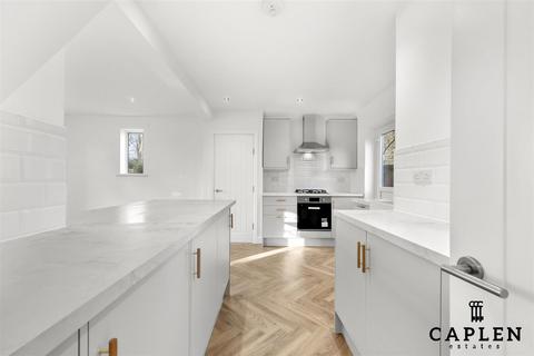 undefined, Rayleigh Road, Woodford Green