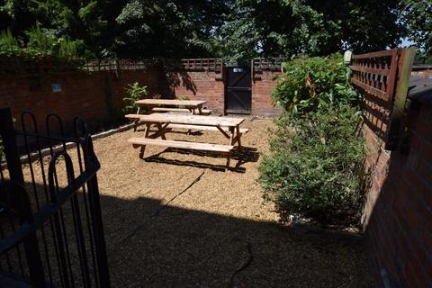 Studio to rent, Watkin Terrace, Northampton NN1
