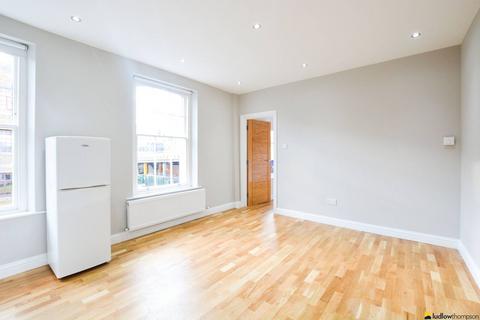 1 bedroom flat to rent, Dock Street, Tower Hill, London, E1