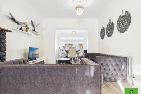 undefined, Fourth Avenue, Romford RM7