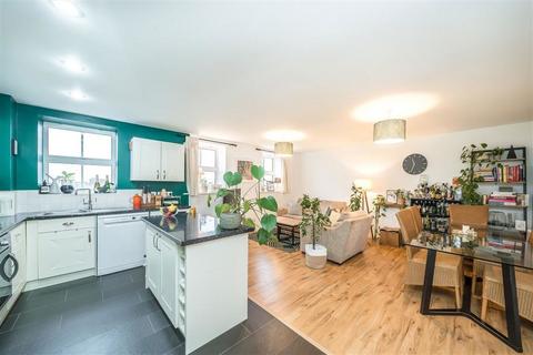 2 bedroom flat for sale, Clapham Park Road, London SW4