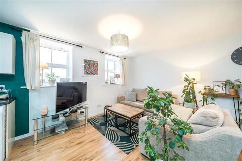 2 bedroom flat for sale, Clapham Park Road, London SW4