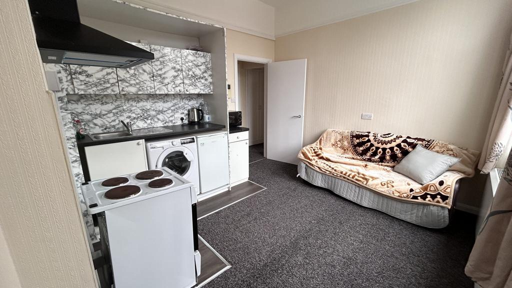Apartment in Leicester - View 3