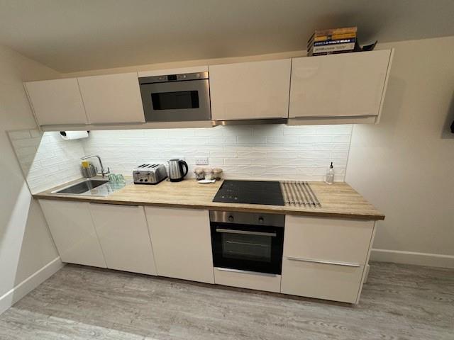 Kitchen 1.jpg