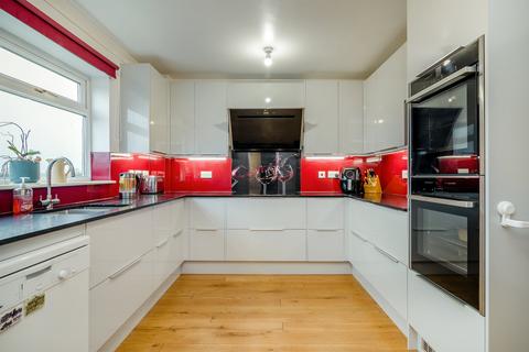 undefined, Llandevaud, Newport