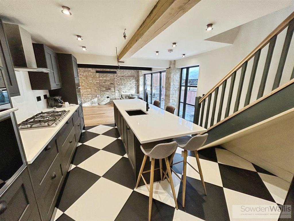 Kitchen / Breakfast Room