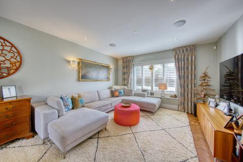 5 bedroom semi-detached house for sale, Clavering Place, London, SW12