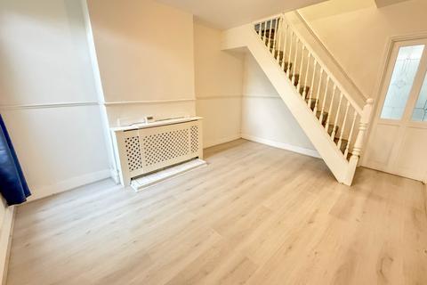 2 bedroom property to rent, Merton Road, Watford, WD18