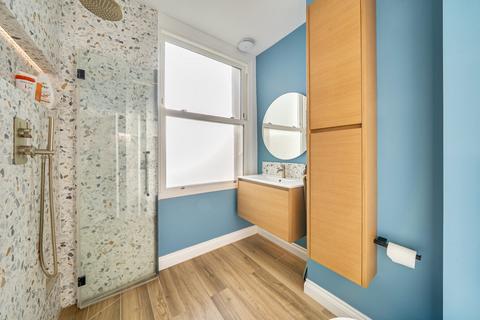 2 bedroom flat for sale, Handforth Road, London, SW9