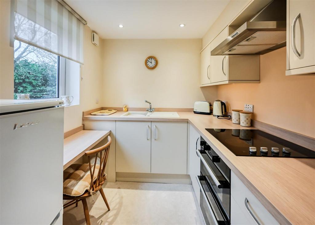 15 Beechwood Court-1.jpg