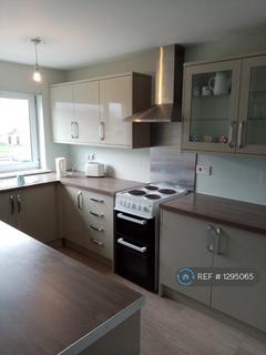3 bedroom flat to rent, Napier Drive, Glasgow, G51