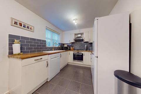 3 bedroom semi-detached house for sale, Broadacre, Gateshead, Tyne And Wear, NE10 8UW
