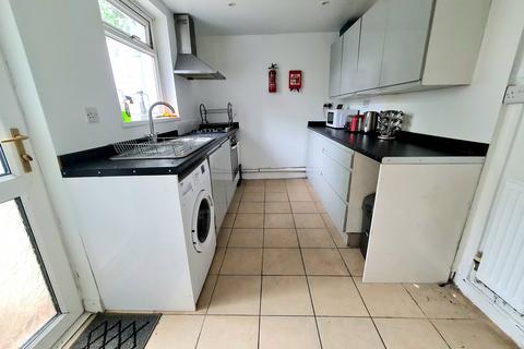 2 bedroom end of terrace house for sale, Canaan Row, St. Thomas, Swansea, City And County of Swansea.