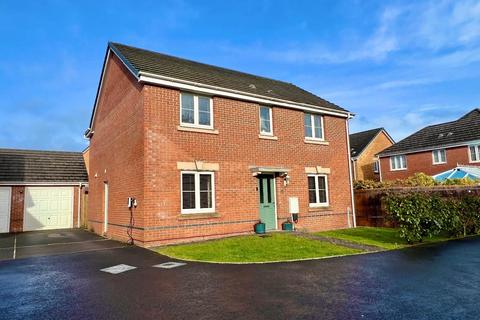 4 bedroom detached house for sale, Clos Pwll Clai, Tondu, Bridgend County Borough, CF32 9BZ