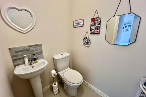 4 bedroom detached house for sale, Clos Pwll Clai, Tondu, Bridgend County Borough, CF32 9BZ
