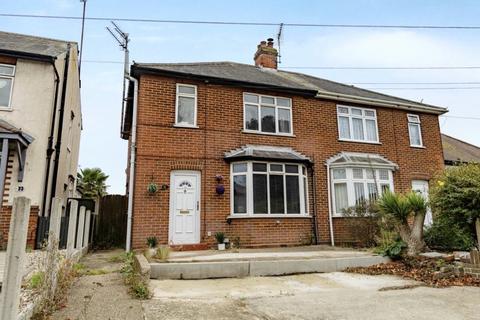 3 bedroom semi-detached house to rent, Harwich Road, Colchester, Essex, CO4