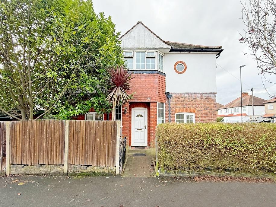 3-4 Bedroom House In Hounslow