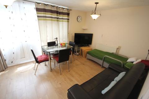 undefined, Greatfields Drive, Uxbridge, UB8
