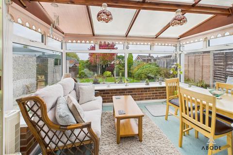 2 bedroom detached bungalow for sale, Dovedale Close, Burton-On-Trent DE15