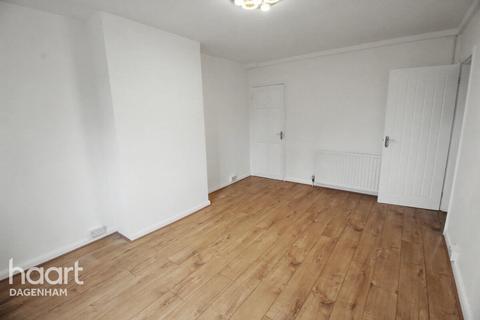 3 bedroom semi-detached house to rent, Ashbrook Road, DAGENHAM