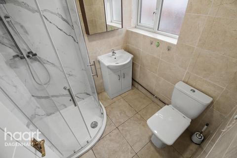 3 bedroom semi-detached house to rent, Ashbrook Road, DAGENHAM