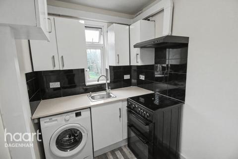 3 bedroom semi-detached house to rent, Ashbrook Road, DAGENHAM