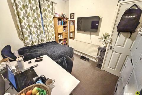 6 bedroom terraced house for sale, Broadway, Pontypridd CF37