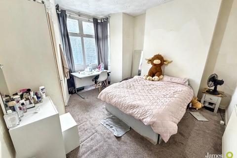undefined, Broadway, Pontypridd CF37
