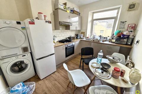 undefined, Broadway, Pontypridd CF37