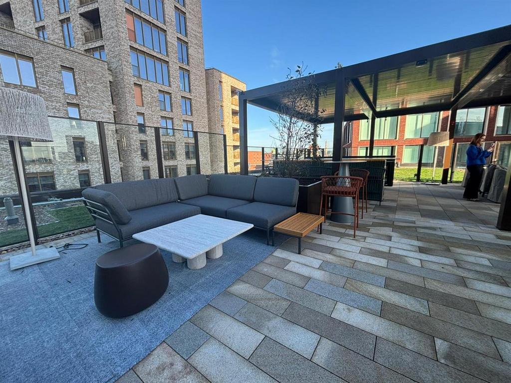 Roof terrace 2.jpg