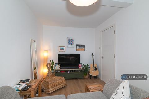 1 bedroom flat to rent, Tooting High Street, London, SW17