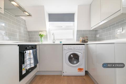 1 bedroom flat to rent, Tooting High Street, London, SW17