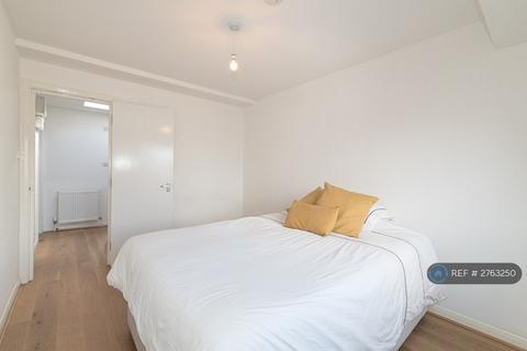 1 bedroom flat to rent, Tooting High Street, London, SW17