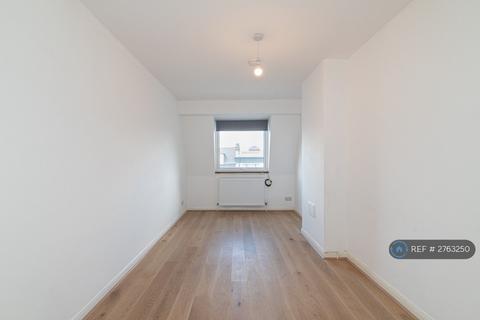 1 bedroom flat to rent, Tooting High Street, London, SW17