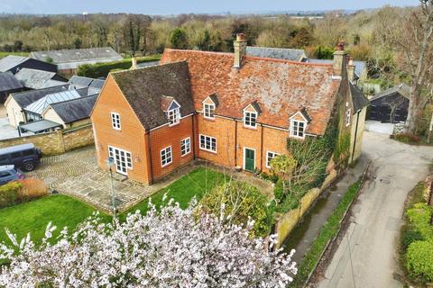 5 bedroom character property for sale, Brook Lane, Flitton, MK45