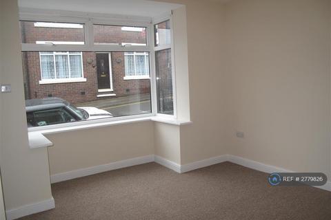 2 bedroom terraced house to rent, Mulberry Street, Stoke-On-Trent, ST1